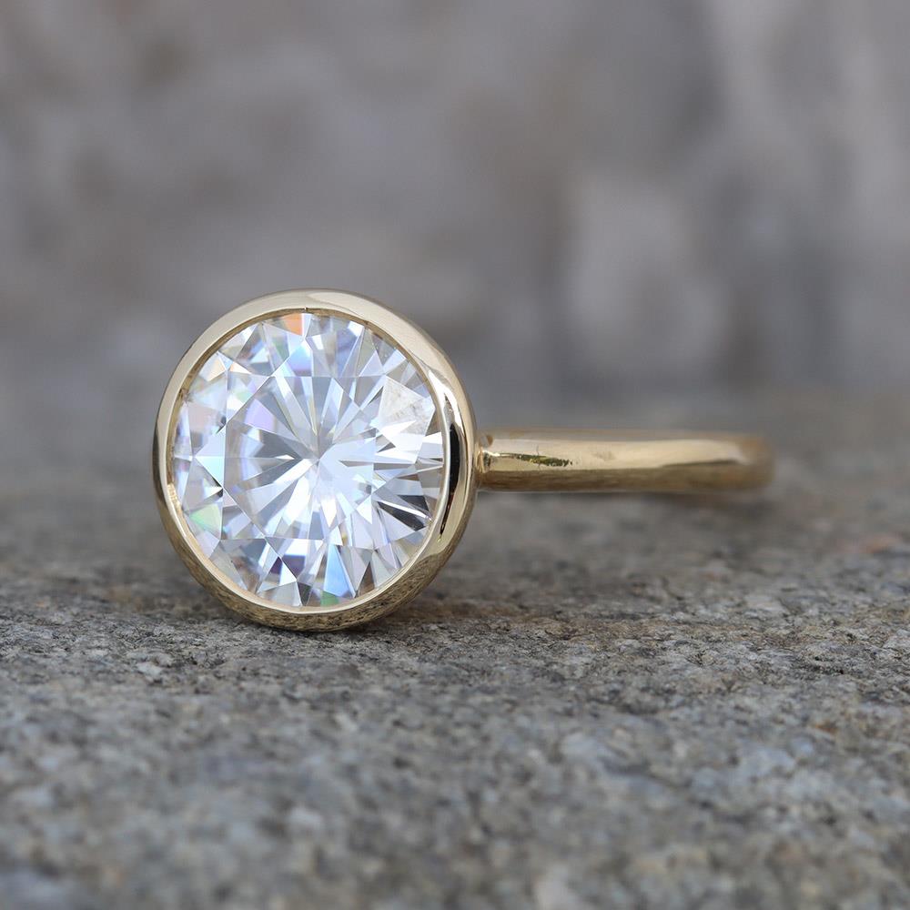 Sparkle & Shine Grande Moissanite Modern Bezel Ring