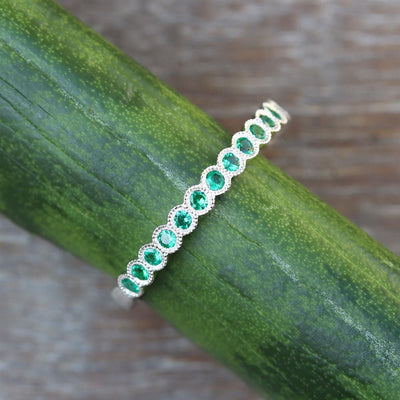 Scalloped Emerald Stacking Band in 14k White Gold