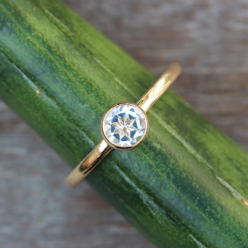 April Stackable Birthstone Ring in 14k Yellow Gold