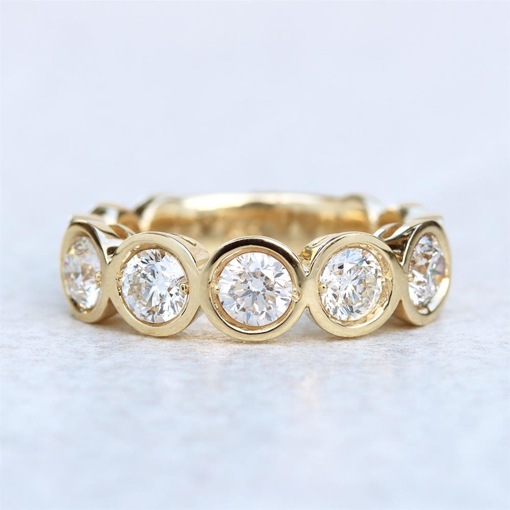 Modern Round 1.54ctw Diamond Band in 14k Yellow Gold