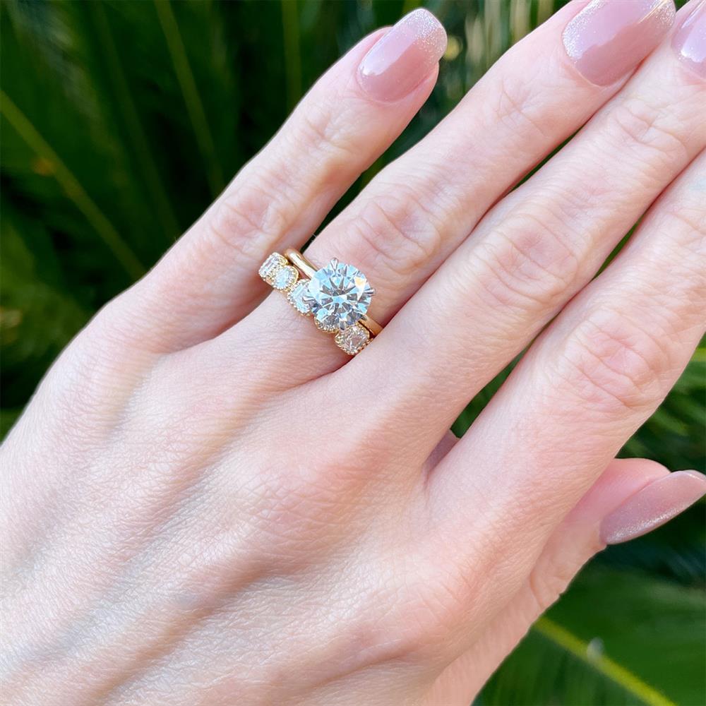 Alternating Shapes Lab Grown Diamond Band in 14k Yellow Gold