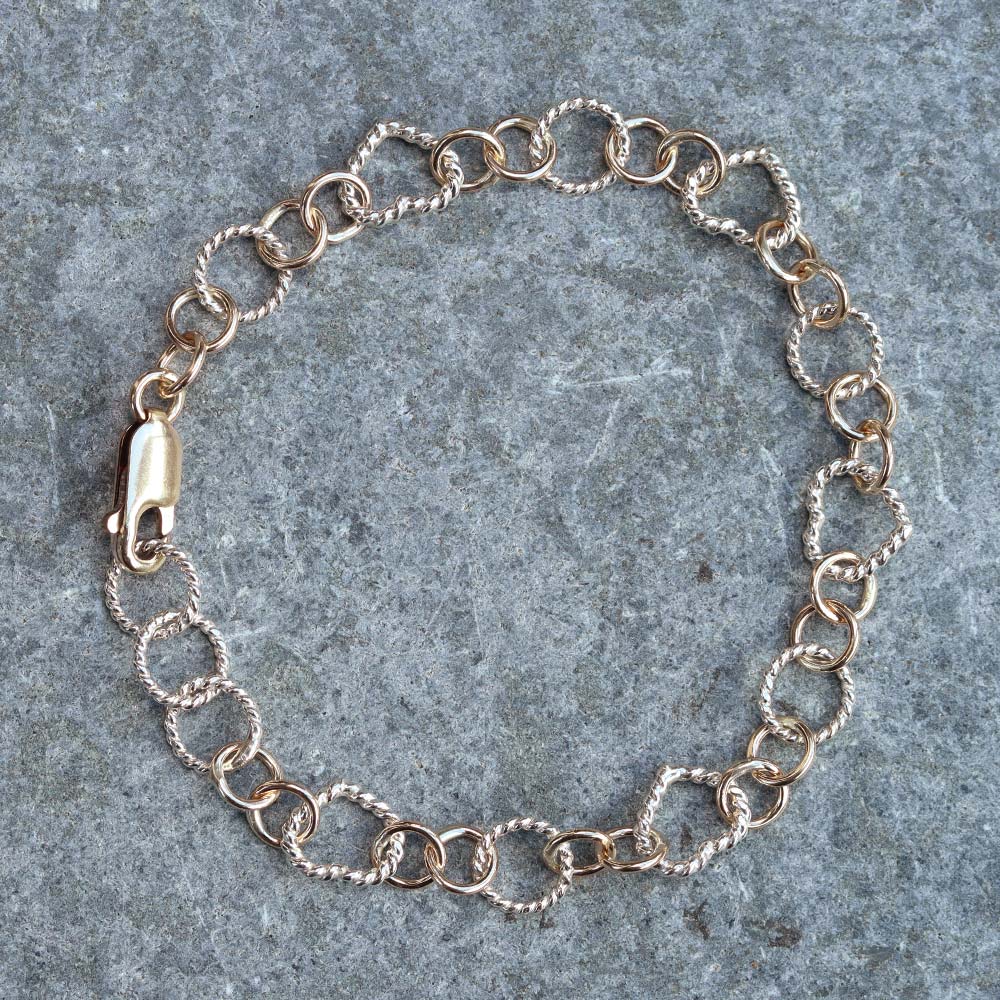 Mini Twisted Heart Link Children's Bracelet K18 – DP Jewelry Designs