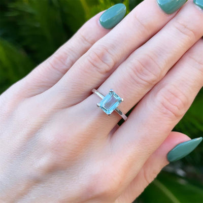 Classic Aquamarine Ring in 14k White Gold