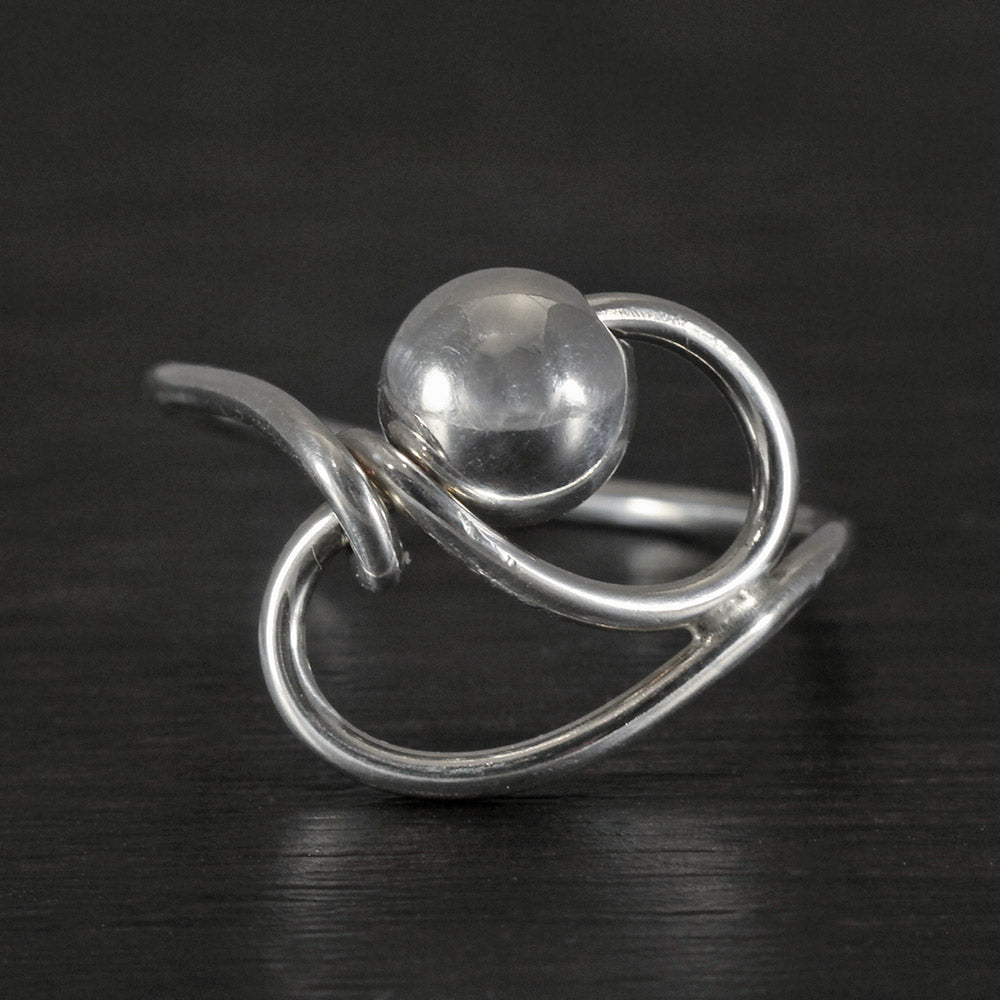 Asymmetrical Bead Ring R107